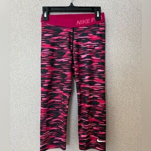 Nike‎ Pro Dri Fit Womens Size XS Pink Camo Crop compression Leggings